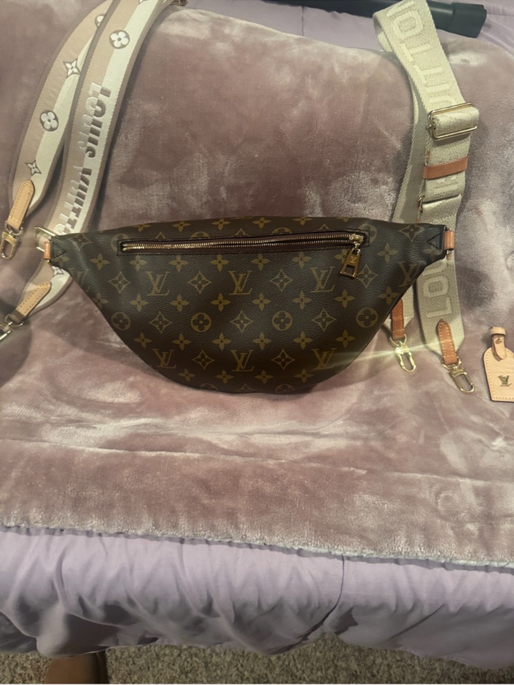 Louis Vuitton Monogram Crossbody in Brown with Tan and Gold Accents. Strap added - Picture 8 of 14